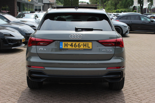 Audi Q3 45 TFSI quattro S Line edition one / Panoramadak / Camera / Keyless / B&O / Matrix LED / 19'' / CarPlay / Elektr. Stoelen / Sfeerverlichting / Dodehoek / DAB / Stoelverwarming / ACC