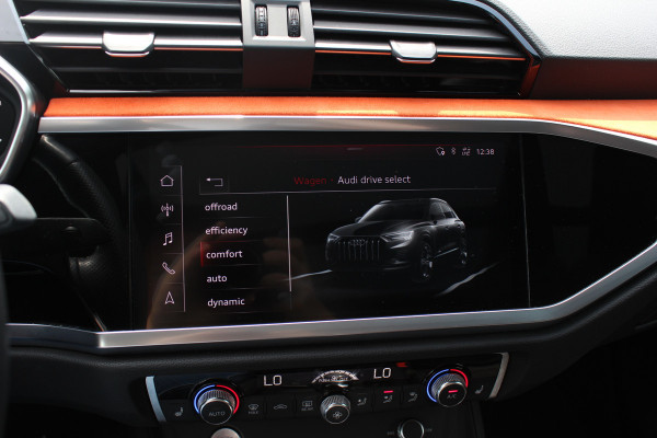 Audi Q3 45 TFSI quattro S Line edition one / Panoramadak / Camera / Keyless / B&O / Matrix LED / 19'' / CarPlay / Elektr. Stoelen / Sfeerverlichting / Dodehoek / DAB / Stoelverwarming / ACC