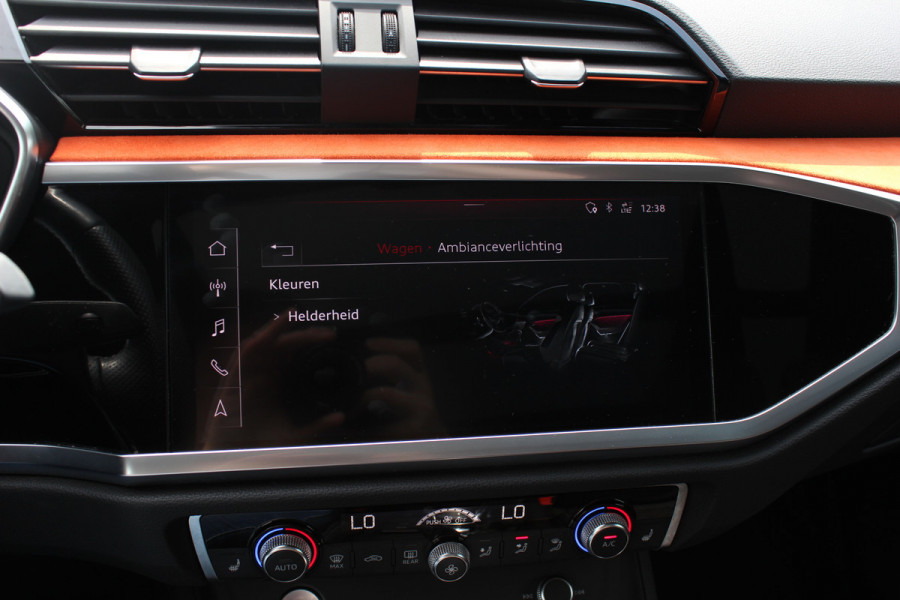 Audi Q3 45 TFSI quattro S Line edition one / Panoramadak / Camera / Keyless / B&O / Matrix LED / 19'' / CarPlay / Elektr. Stoelen / Sfeerverlichting / Dodehoek / DAB / Stoelverwarming / ACC