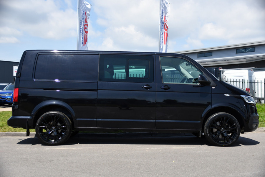 Volkswagen Transporter 2.0 TDI L2H1 DC 4Motion Black Edition Camera, Adaptieve Cruise, Carplay, LED, 4x4, Stoelverwarming, Automaat, Trekhaak, 199pk, Uniek!