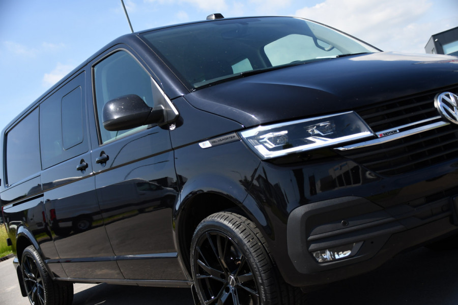 Volkswagen Transporter 2.0 TDI L2H1 DC 4Motion Black Edition Camera, Adaptieve Cruise, Carplay, LED, 4x4, Stoelverwarming, Automaat, Trekhaak, 199pk, Uniek!