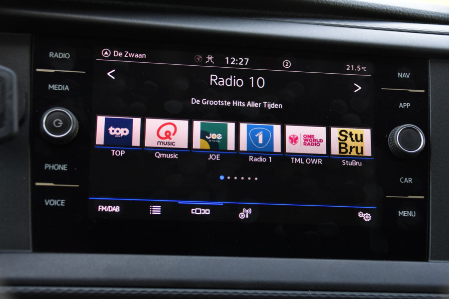 Volkswagen Transporter 2.0 TDI L2H1 DC 4Motion Black Edition Camera, Adaptieve Cruise, Carplay, LED, 4x4, Stoelverwarming, Automaat, Trekhaak, 199pk, Uniek!
