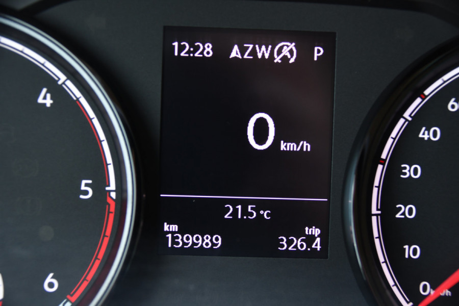 Volkswagen Transporter 2.0 TDI L2H1 DC 4Motion Black Edition Camera, Adaptieve Cruise, Carplay, LED, 4x4, Stoelverwarming, Automaat, Trekhaak, 199pk, Uniek!