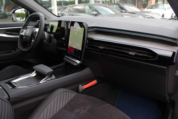 Renault Rafale 1.2 E-Tech full hybrid 200 esprit Alpine / NL Auto! / Panoramadak / 360Camera / Head-up / Harman Kardon / Matrix LED / Elektr. Stoelen / Stuur+Stoelverwarming / Dodehoek / DAB / ACC