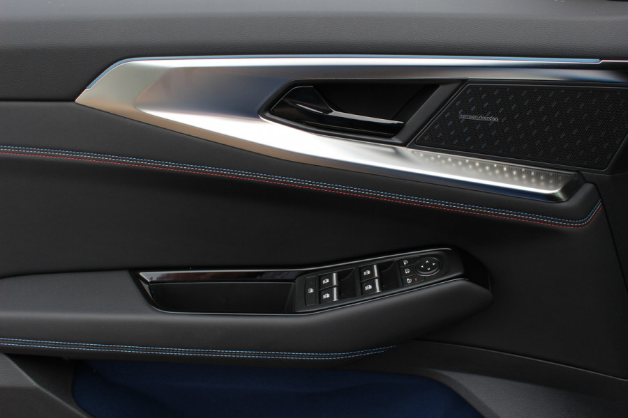 Renault Rafale 1.2 E-Tech full hybrid 200 esprit Alpine / NL Auto! / Panoramadak / 360Camera / Head-up / Harman Kardon / Matrix LED / Elektr. Stoelen / Stuur+Stoelverwarming / Dodehoek / DAB / ACC