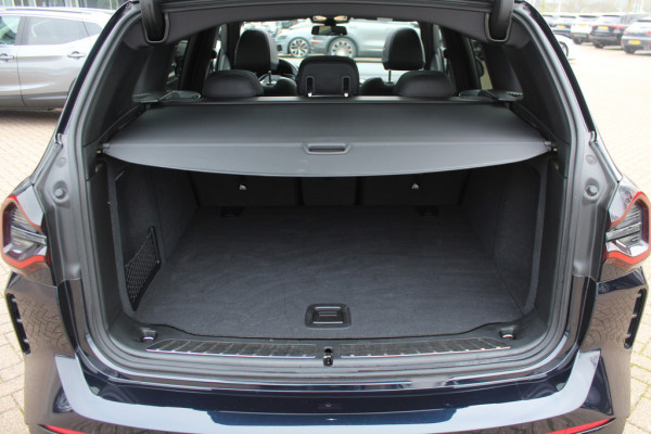 BMW iX3 High Executive 80 kWh / Trekhaak / Panoramadak / 360Camera / Head-up / 20'' / Leder / Harman Kardon / Sfeerverlichting / Dodehoek / DAB / Stoelverwarming / ACC