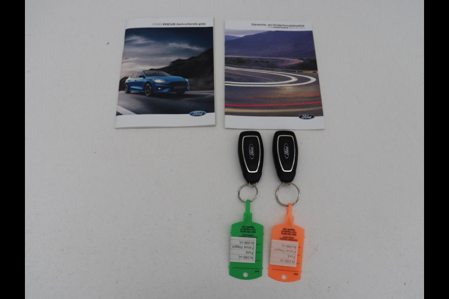 Ford Focus 1.0 EcoBoost ST Line X | Stoelverwarming | Adaptive cruise | Camera | Carplay | Stuurverwarming | Full LED | Keyless | Navigatie | Climate control | Bluetooth