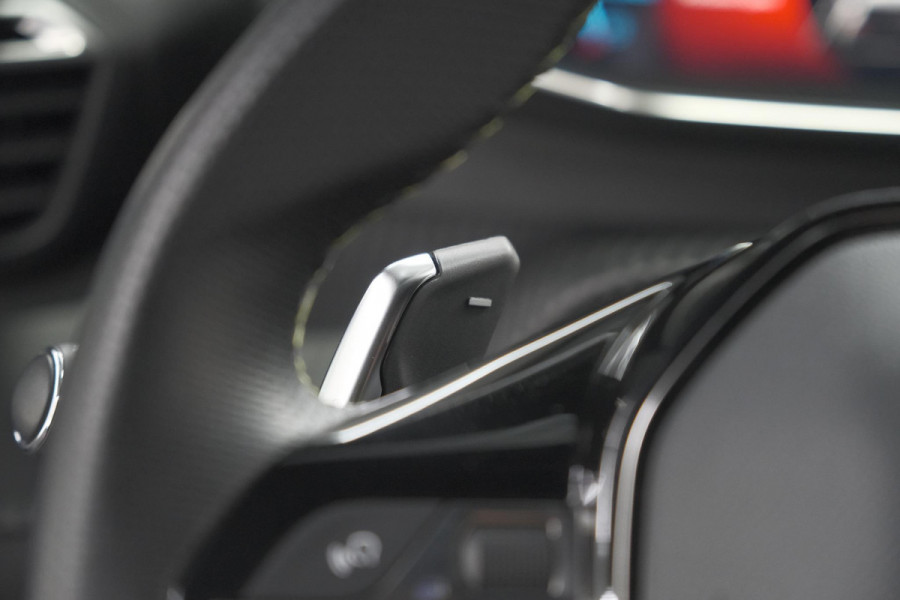 Peugeot 2008 PureTech 130 EAT8 GT-Line | Camera | Dodehoekdetectie | Adaptieve Cruise Control | Apple Carplay