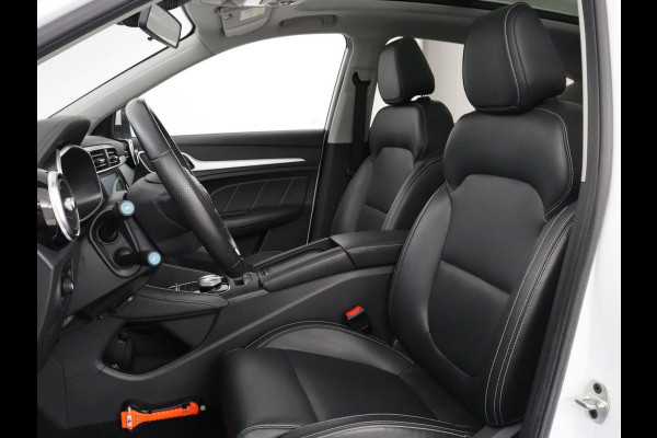 MG Mg Zs Luxury 45 kWh | SOH 91,3% | Panoramadak | Leder | Stoelverwarming | Trekhaak | Adaptive cruise | Camera | Carplay | Keyless | Navigatie | Climate control