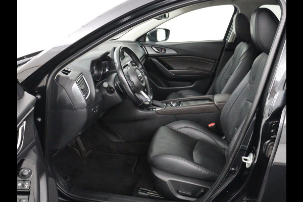 Mazda 3 2.0 SkyActiv-G 120 GT-M | Leder | Head-Up | Stoelverwarming | Camera | Navigatie | Full LED | Stuurverwarming | Keyless | Climate control | Bose Sound | Bluetooth | Parkeerhulp | Cruise control
