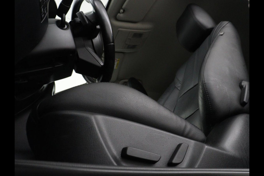 Mazda 3 2.0 SkyActiv-G 120 GT-M | Leder | Head-Up | Stoelverwarming | Camera | Navigatie | Full LED | Stuurverwarming | Keyless | Climate control | Bose Sound | Bluetooth | Parkeerhulp | Cruise control
