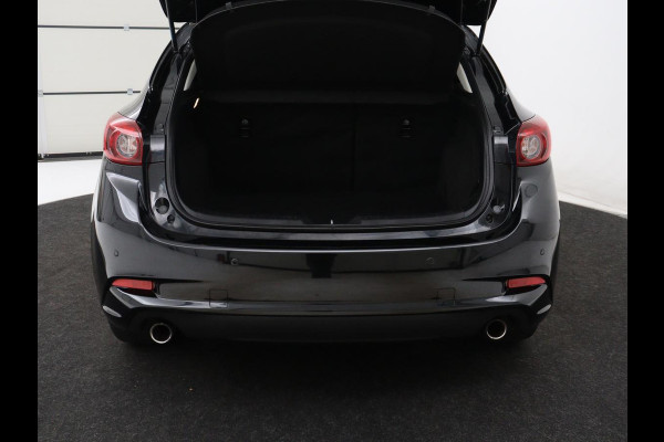 Mazda 3 2.0 SkyActiv-G 120 GT-M | Leder | Head-Up | Stoelverwarming | Camera | Navigatie | Full LED | Stuurverwarming | Keyless | Climate control | Bose Sound | Bluetooth | Parkeerhulp | Cruise control