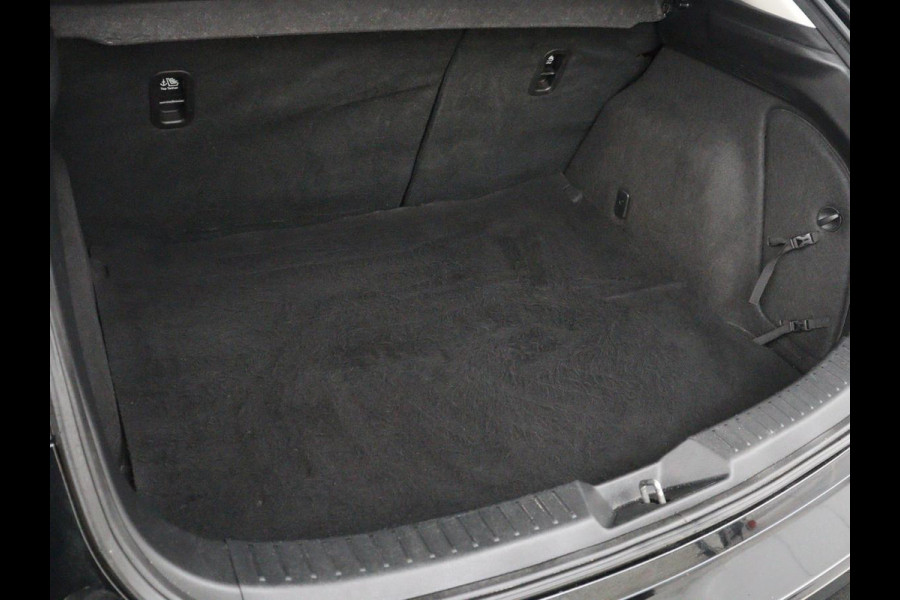 Mazda 3 2.0 SkyActiv-G 120 GT-M | Leder | Head-Up | Stoelverwarming | Camera | Navigatie | Full LED | Stuurverwarming | Keyless | Climate control | Bose Sound | Bluetooth | Parkeerhulp | Cruise control