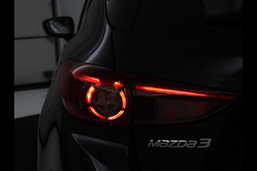 Mazda 3 2.0 SkyActiv-G 120 GT-M | Leder | Head-Up | Stoelverwarming | Camera | Navigatie | Full LED | Stuurverwarming | Keyless | Climate control | Bose Sound | Bluetooth | Parkeerhulp | Cruise control