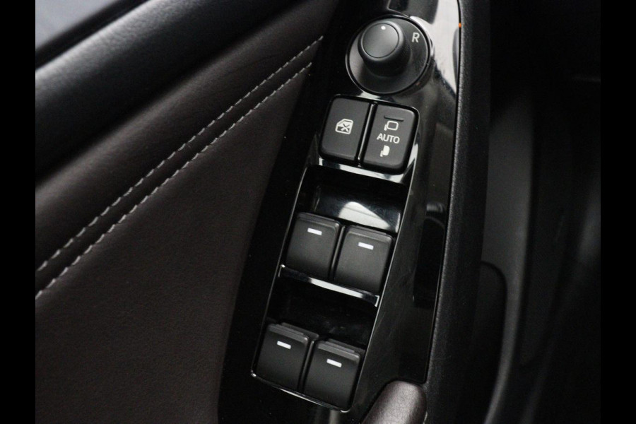 Mazda 3 2.0 SkyActiv-G 120 GT-M | Leder | Head-Up | Stoelverwarming | Camera | Navigatie | Full LED | Stuurverwarming | Keyless | Climate control | Bose Sound | Bluetooth | Parkeerhulp | Cruise control