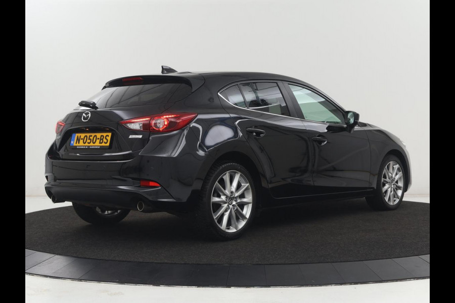 Mazda 3 2.0 SkyActiv-G 120 GT-M | Leder | Head-Up | Stoelverwarming | Camera | Navigatie | Full LED | Stuurverwarming | Keyless | Climate control | Bose Sound | Bluetooth | Parkeerhulp | Cruise control
