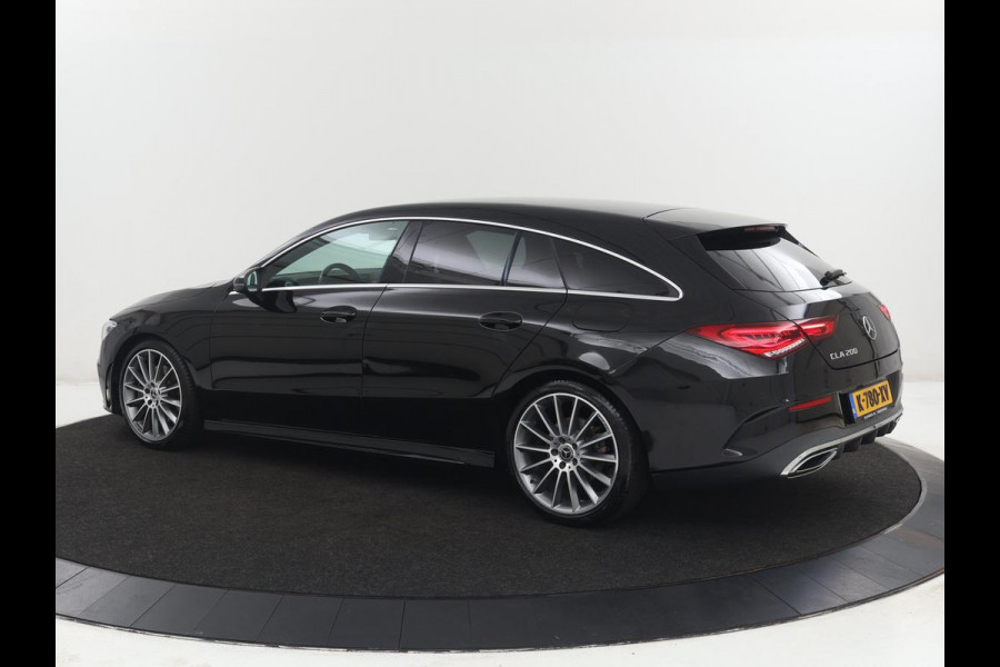 Mercedes-Benz CLA-Klasse Shooting Brake 200 AMG Line | Leder/Alcantara | Trekhaak | Carplay | Widescreen | Navigatie | Full LED | Camera | 18'' | Park Assist | Climate control | Bluetooth