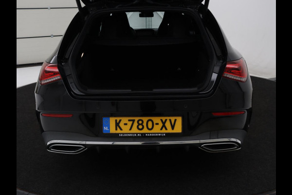 Mercedes-Benz CLA-Klasse Shooting Brake 200 AMG Line | Leder/Alcantara | Trekhaak | Carplay | Widescreen | Navigatie | Full LED | Camera | 18'' | Park Assist | Climate control | Bluetooth