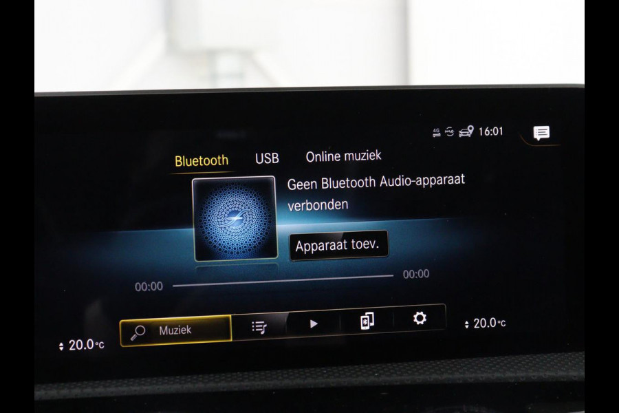 Mercedes-Benz CLA-Klasse Shooting Brake 200 AMG Line | Leder/Alcantara | Trekhaak | Carplay | Widescreen | Navigatie | Full LED | Camera | 18'' | Park Assist | Climate control | Bluetooth