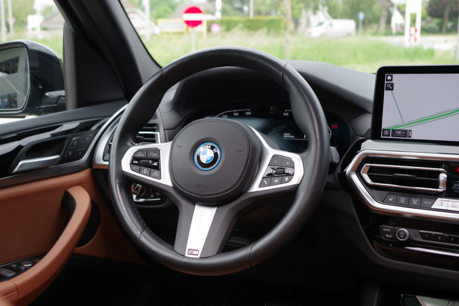 BMW iX3 High Executive 80 kWh 286 PK, SOH 100 %, Panoramadak, Leder, Driving. Ass. Prof, Camera,