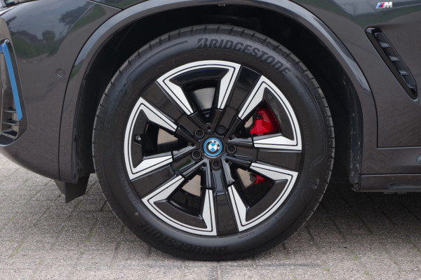 BMW iX3 High Executive 80 kWh 286 PK, SOH 100 %, Panoramadak, Leder, Driving. Ass. Prof, Camera,
