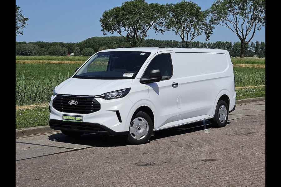 Ford Transit Custom 2.0 TDCI L2H1 Trend L2H1 Navi Euro6 Airco Achterdeuren Camera 3-Zits BPM-Vrij Facelift Model