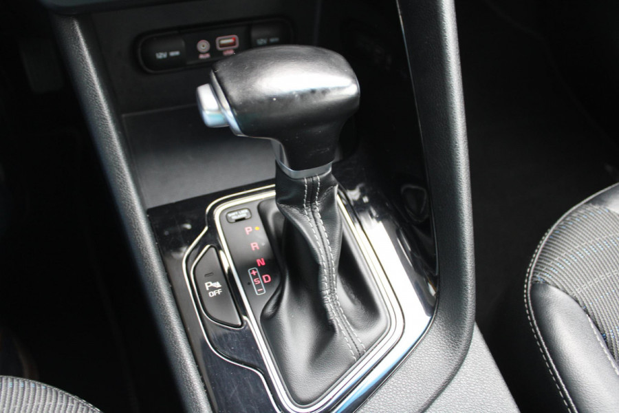 Kia Niro 1.6 GDi Hybrid DynamicLine | Trekhaak | Climate Control | Cruise Control | Leder/Stof | Camera