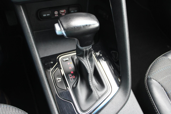 Kia Niro 1.6 GDi Hybrid DynamicLine | Trekhaak | Climate Control | Cruise Control | Leder/Stof | Camera