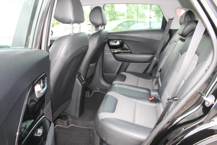 Kia Niro 1.6 GDi Hybrid DynamicLine | Trekhaak | Climate Control | Cruise Control | Leder/Stof | Camera