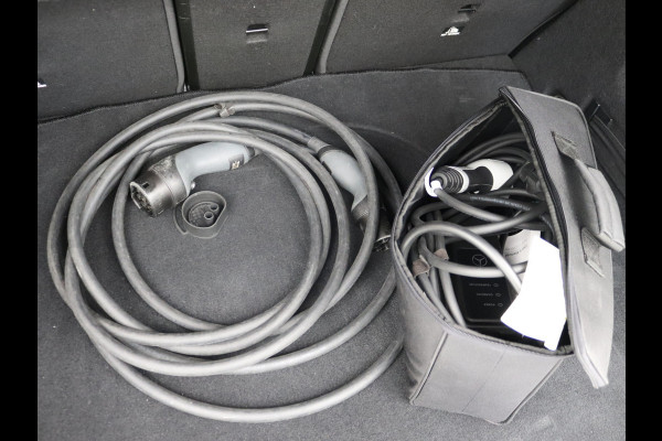 Mercedes-Benz EQA 250 Pano, Keyless GO, Camera, Sfeerverlichting, Dodehoekassistent