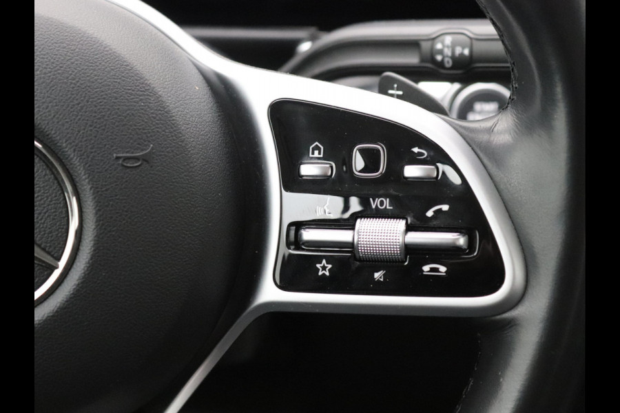 Mercedes-Benz Glb 200 Progressive Camera, Stoel en stuurverwarming, Carplay, Widescreen