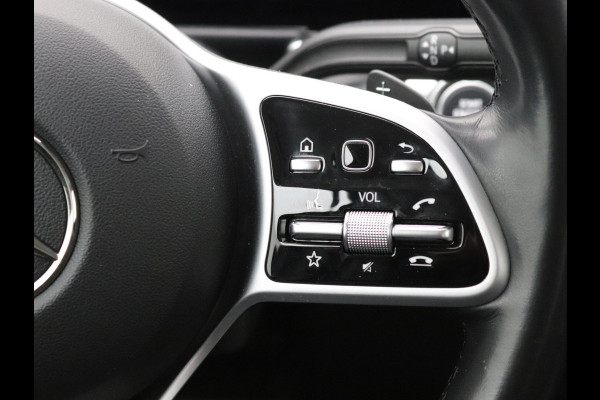 Mercedes-Benz Glb 200 Progressive Camera, Stoel en stuurverwarming, Carplay, Widescreen