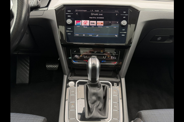 Volkswagen Passat Variant 1.4 TSI PHEV GTE Business | Pano | Elek. Trekhaak | Camera | Carplay | Navi | LED