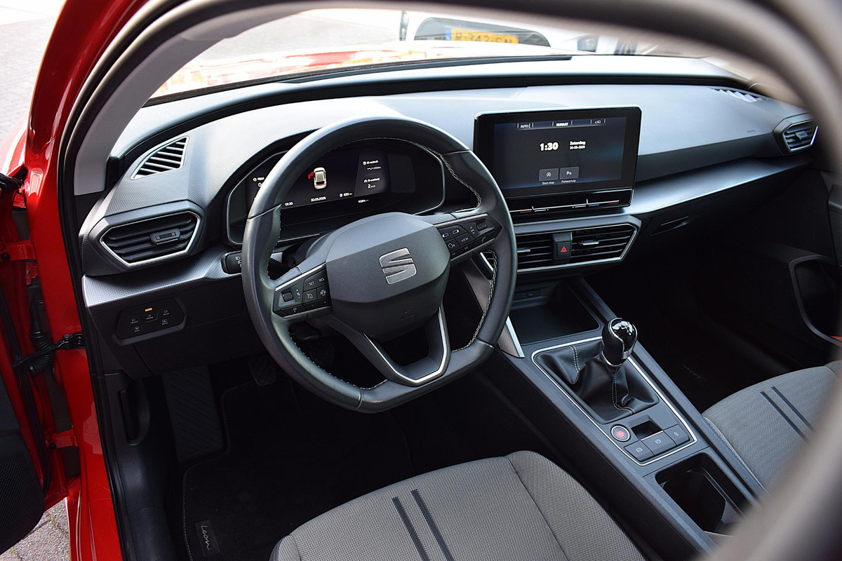 Seat Leon 2.0 TDI Style Launch Edition | Apple CarPlay | Camera | Cruise | Climate