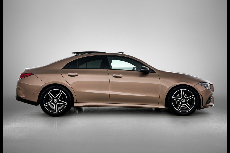 Mercedes-Benz CLA-Klasse 180 Business Solution AMG | Panoramadak | 5 spaaks lichtmetalen | Navigatie | Parking support Inclusief 24 maanden MB Certified garantie voor Europa.
