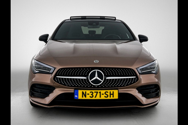 Mercedes-Benz CLA-Klasse 180 Business Solution AMG | Panoramadak | 5 spaaks lichtmetalen | Navigatie | Parking support Inclusief 24 maanden MB Certified garantie voor Europa.