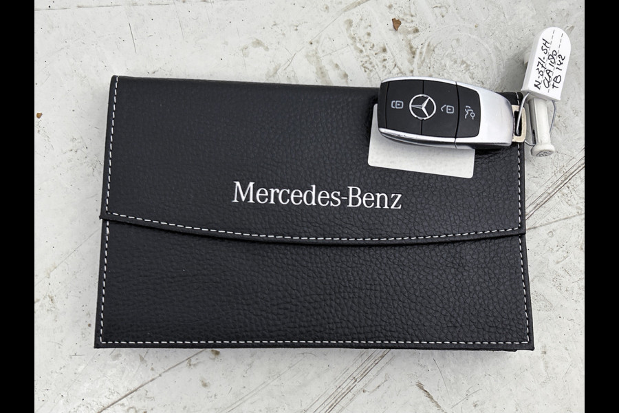 Mercedes-Benz CLA-Klasse 180 Business Solution AMG | Panoramadak | 5 spaaks lichtmetalen | Navigatie | Parking support Inclusief 24 maanden MB Certified garantie voor Europa.