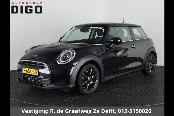 MINI 3-deurs 1.5 Cooper Sports Classic Automaat | Apple Carplay & AndroidAUTO | Parkeersensoren | 1e eigenaar |