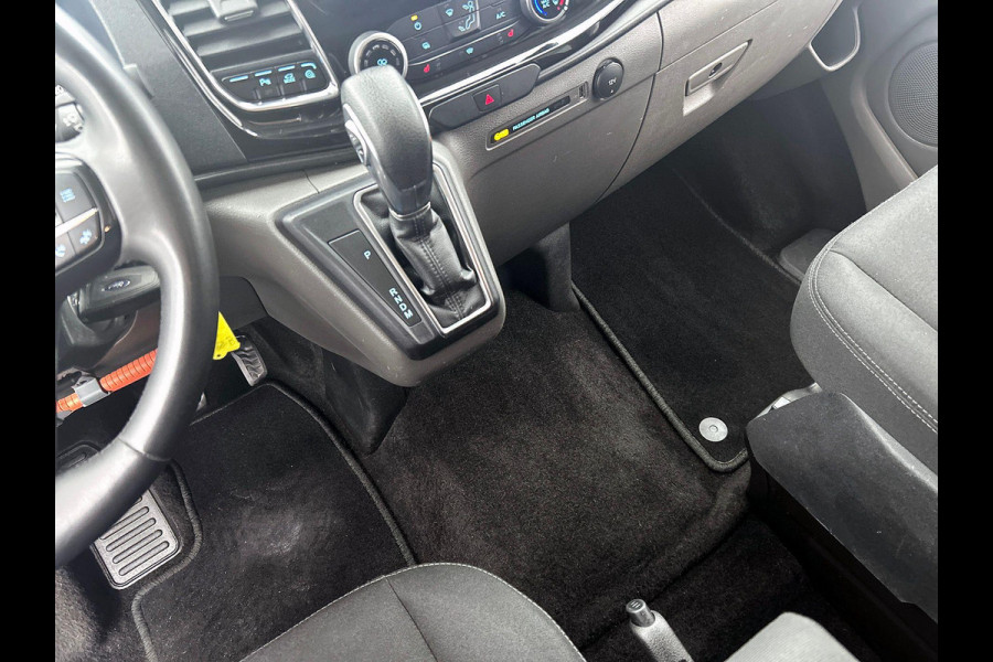 Ford Transit Custom 300 2.0 TDCI L2H1 Limited Dubbele Cabine Automaat Navigatie Airco 2 Schuifdeuren Trekhaak Parkeersensoren Carplay DAB