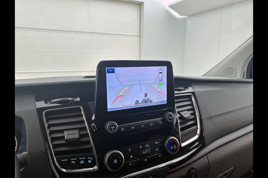 Ford Transit Custom 300 2.0 TDCI L2H1 Limited Dubbele Cabine Automaat Navigatie Airco 2 Schuifdeuren Trekhaak Parkeersensoren Carplay DAB
