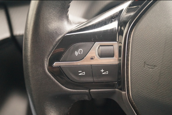 Peugeot 208 1.2 PureTech Allure -NAVI-ECC-PDC-CRUISE-