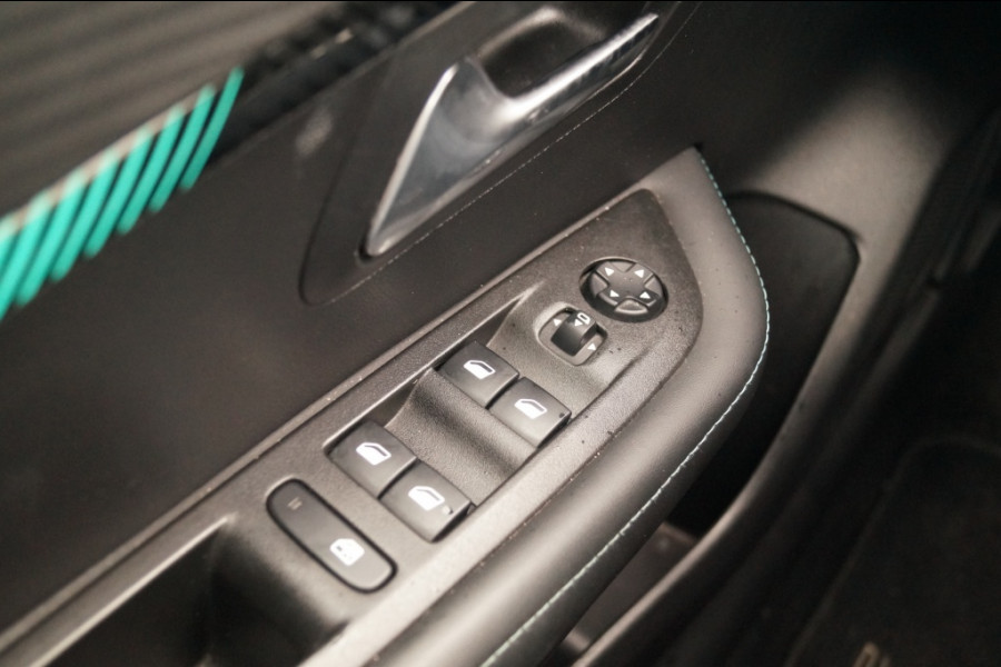 Peugeot 208 1.2 PureTech Allure -NAVI-ECC-PDC-CRUISE-