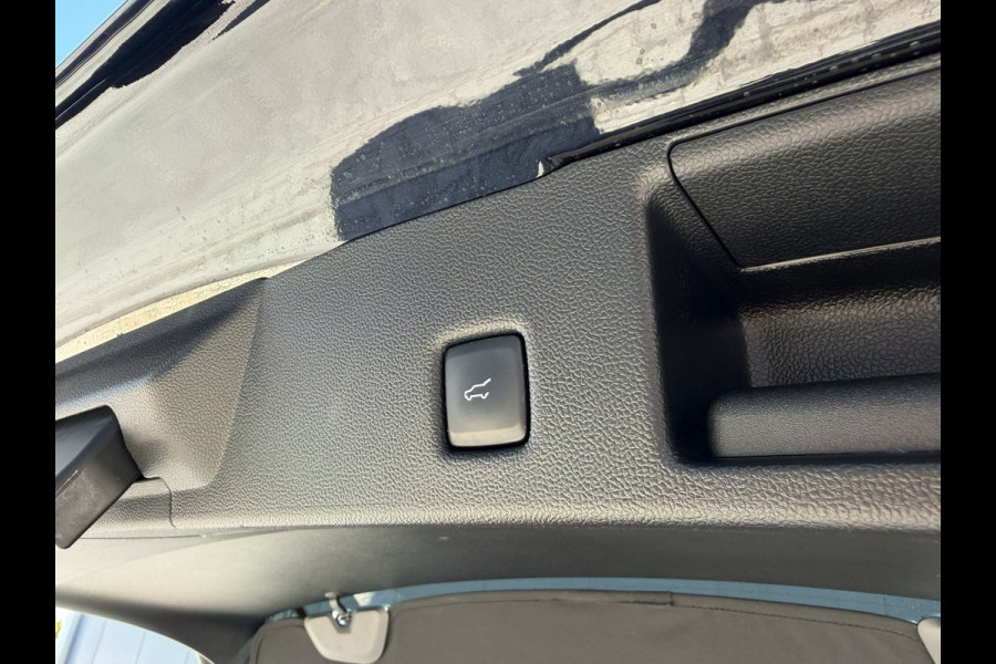 Ford Kuga 2.5 PHEV ST-Line | Elec.Trekhaak | Apple Carplay | Camera voor en achter | Winterpack | Lane assist | park assist | B&O Audio | Fabrieksgarantie tot 24-9-2028