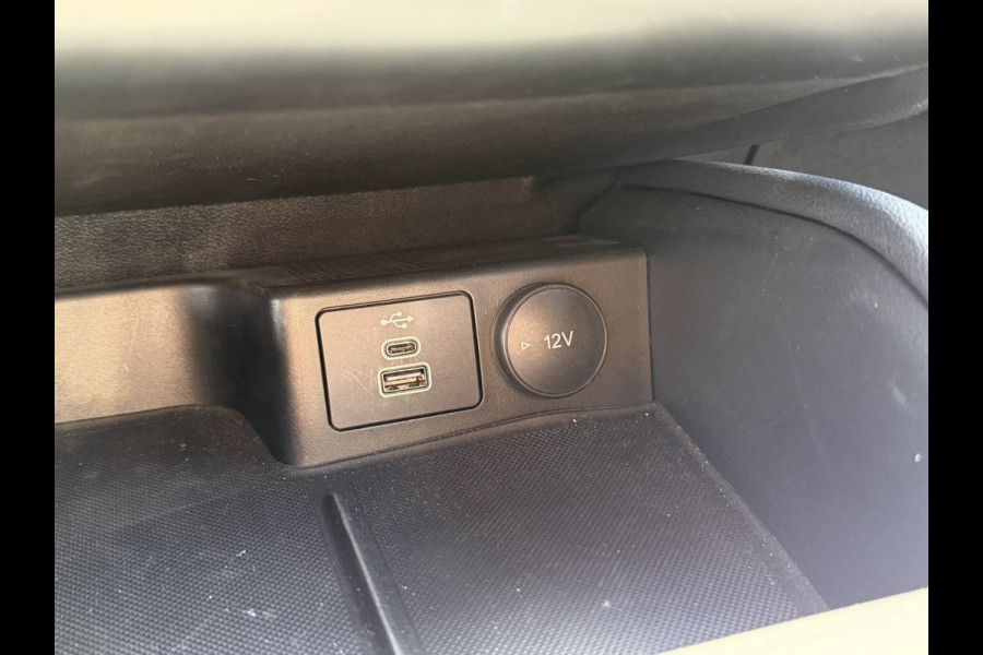 Ford Kuga 2.5 PHEV ST-Line | Elec.Trekhaak | Apple Carplay | Camera voor en achter | Winterpack | Lane assist | park assist | B&O Audio | Fabrieksgarantie tot 24-9-2028