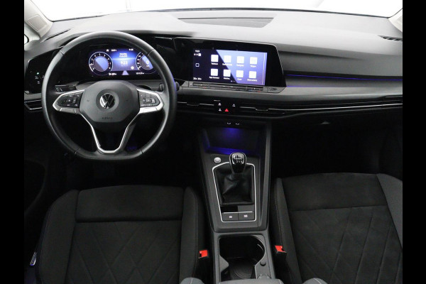 Volkswagen Golf 1.5 TSI Style | Matrix LED | Camera | Carplay | Trekhaak | Massage | Memory | Sfeerverlichting | Adaptive cruise | Digital Cockpit | Parkeerhulp | File Assistent | Climate control | Bluetooth