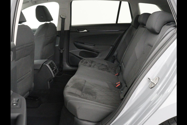 Volkswagen Golf 1.5 TSI Style | Matrix LED | Camera | Carplay | Trekhaak | Massage | Memory | Sfeerverlichting | Adaptive cruise | Digital Cockpit | Parkeerhulp | File Assistent | Climate control | Bluetooth