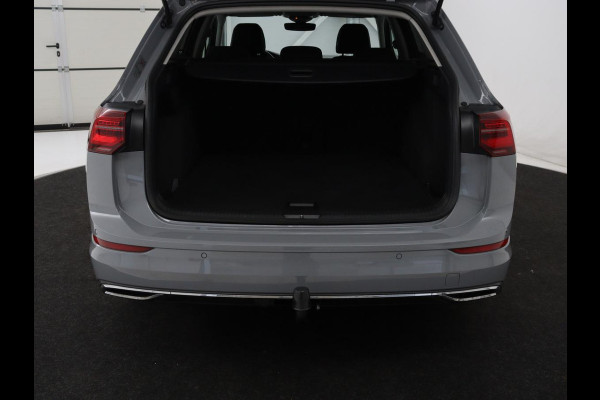 Volkswagen Golf 1.5 TSI Style | Matrix LED | Camera | Carplay | Trekhaak | Massage | Memory | Sfeerverlichting | Adaptive cruise | Digital Cockpit | Parkeerhulp | File Assistent | Climate control | Bluetooth