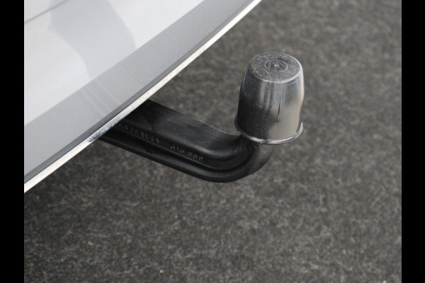 Volkswagen Golf 1.5 TSI Style | Matrix LED | Camera | Carplay | Trekhaak | Massage | Memory | Sfeerverlichting | Adaptive cruise | Digital Cockpit | Parkeerhulp | File Assistent | Climate control | Bluetooth