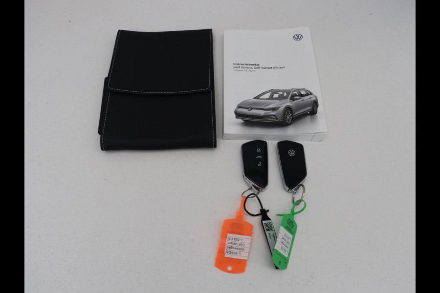 Volkswagen Golf 1.5 TSI Style | Matrix LED | Camera | Carplay | Trekhaak | Massage | Memory | Sfeerverlichting | Adaptive cruise | Digital Cockpit | Parkeerhulp | File Assistent | Climate control | Bluetooth