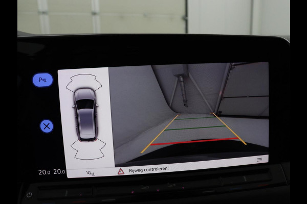 Volkswagen Golf 1.5 TSI Style | Matrix LED | Camera | Carplay | Trekhaak | Massage | Memory | Sfeerverlichting | Adaptive cruise | Digital Cockpit | Parkeerhulp | File Assistent | Climate control | Bluetooth